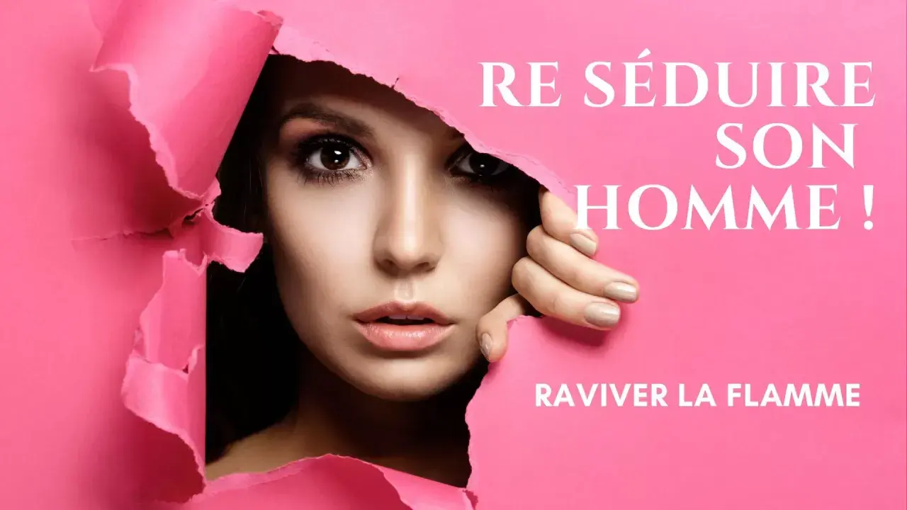 Une femme se dévoile à travers un papier rose déchiré, prête à séduire son mari et raviver la flamme.