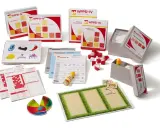Ensemble d'outils d'évaluation WPPSI-IV : livres de stimuli, manuels, blocs, cartes et formulaires pour évaluer les capacités cognitives des jeunes enfants.