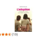 Couverture du livre "L'adoption" de Delphine Rouquès, avec une famille unie. Un témoignage sur le parcours d'adoption.