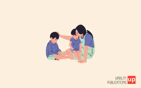 Une mère réconforte ses deux enfants, montrant son amour pour ses enfants.
