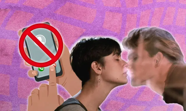 Une main tient un téléphone avec un signe d'interdiction, tandis qu'un couple s'embrasse. L'image symbolise le fait de ghoster quelqu'un qu'on aime.