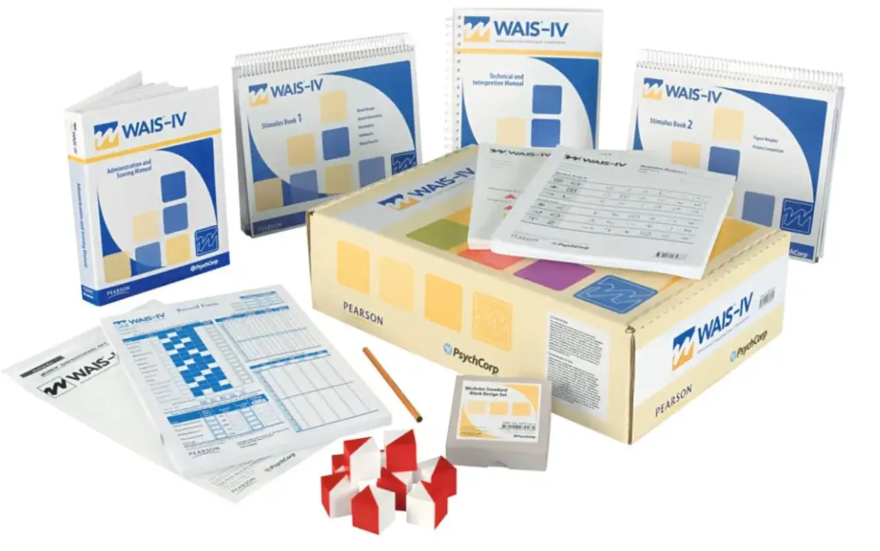 Ensemble de tests WAIS-IV de Pearson, incluant manuels, livres de stimuli, formulaires et blocs de conception.
